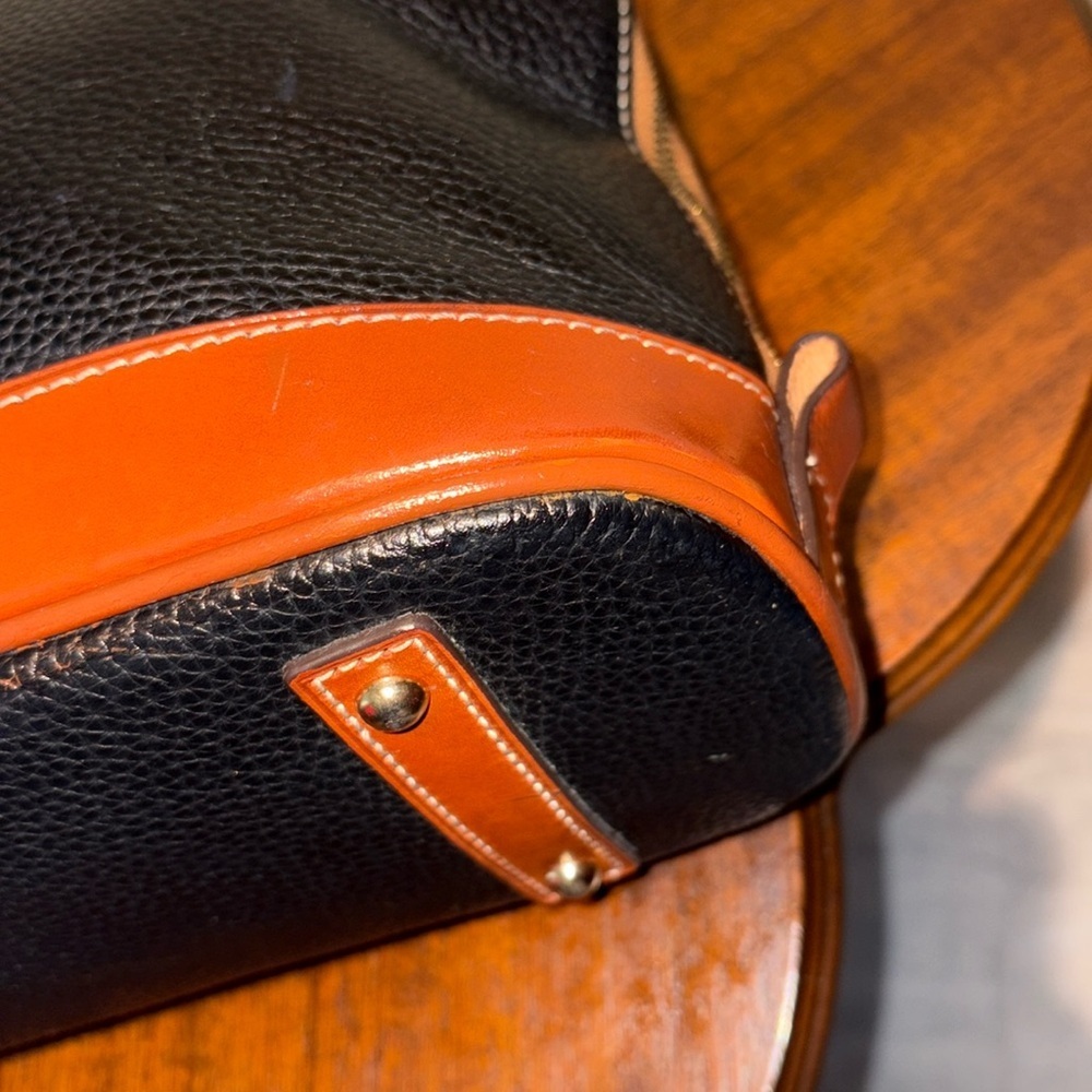 Dooney Bourke   Dome top satchel pebble, leather black/cinnamon, brown  trim EUC - Picture 11 of 17
